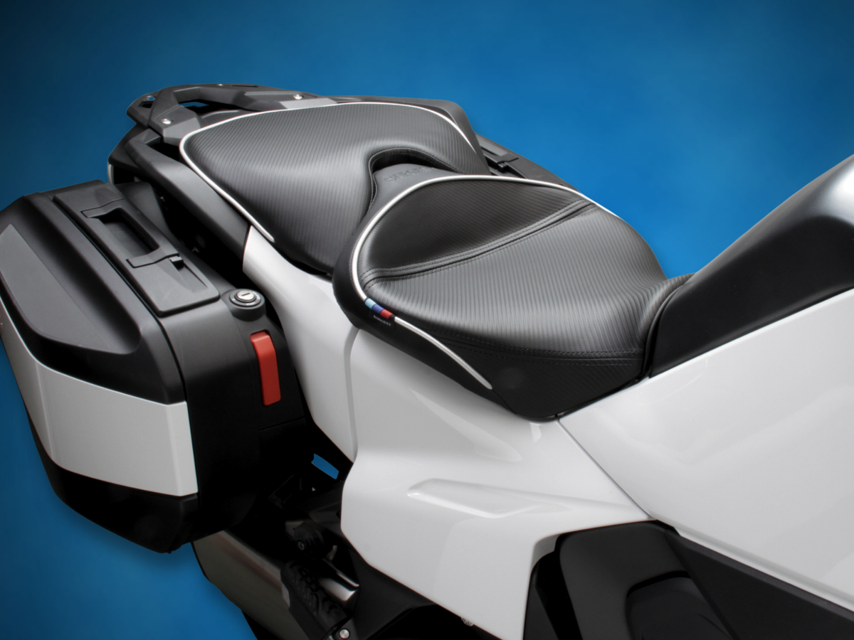 World Sport Performance Motorcycle Seat as seen on the 2026+ BMW R1300 RT non-standard with CFX and Metalllixc Silver Welt.